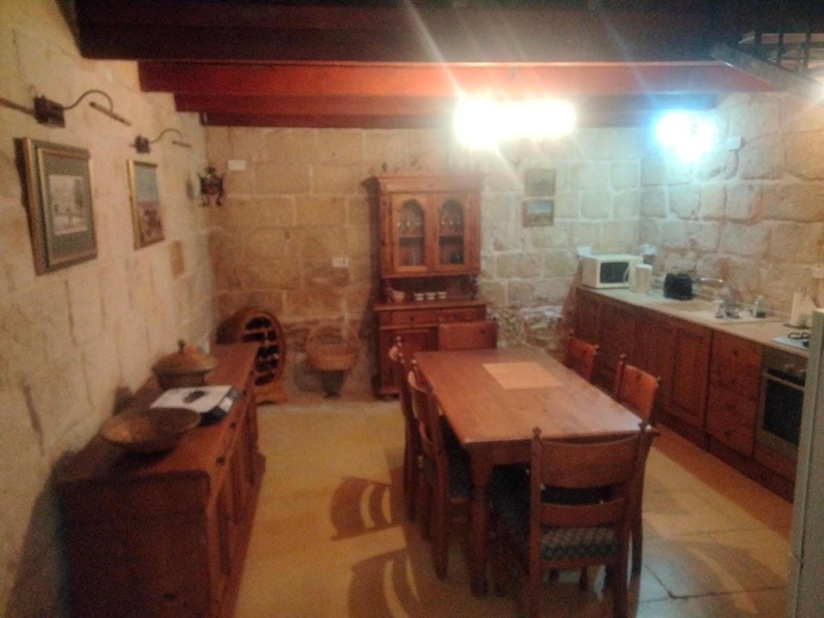 Charming 17th Cent House Of Character In The Famous 3 Cities, Right Next To Valletta