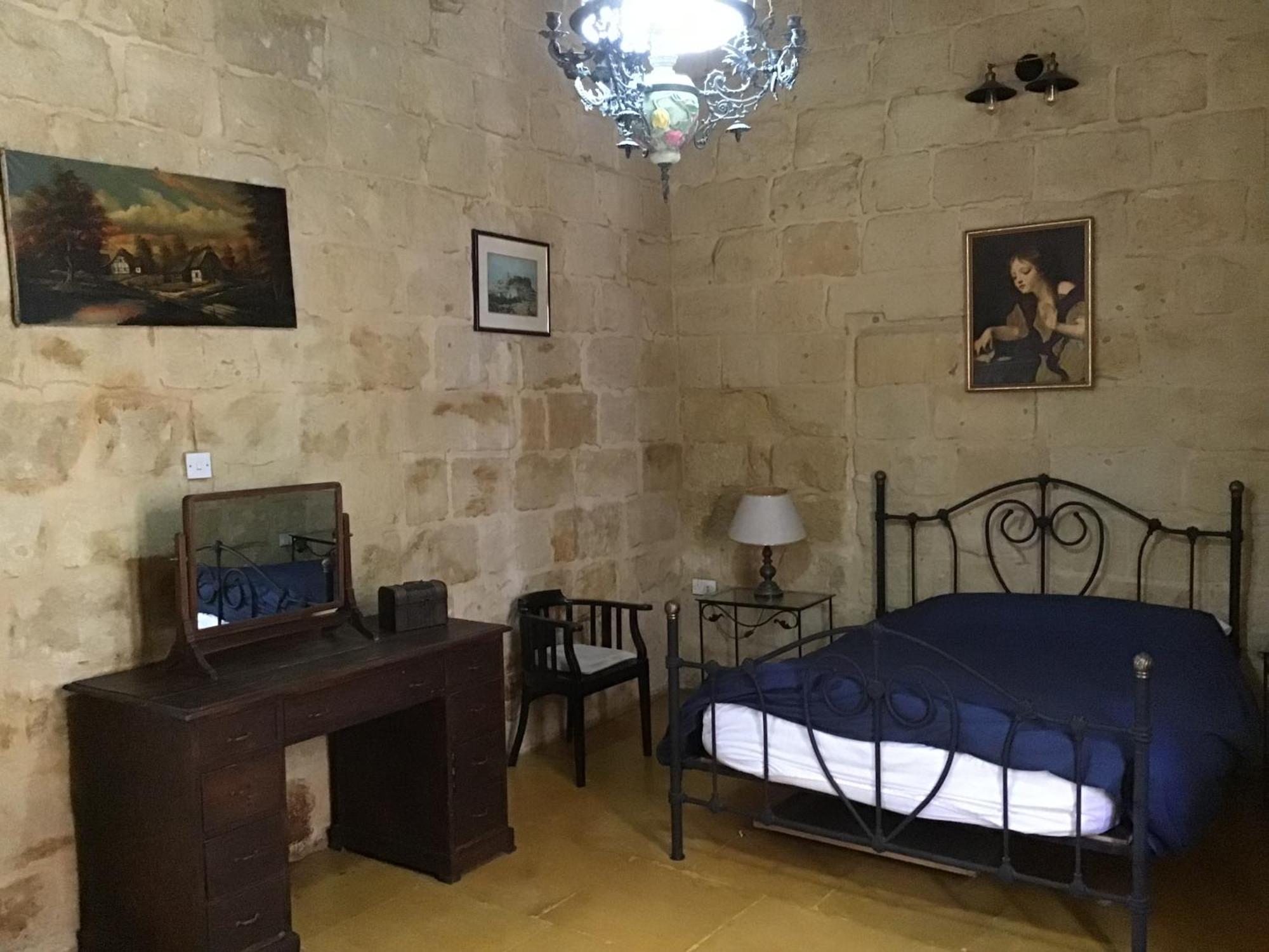 Charming 17th Cent House Of Character In The Famous 3 Cities, Right Next To Valletta